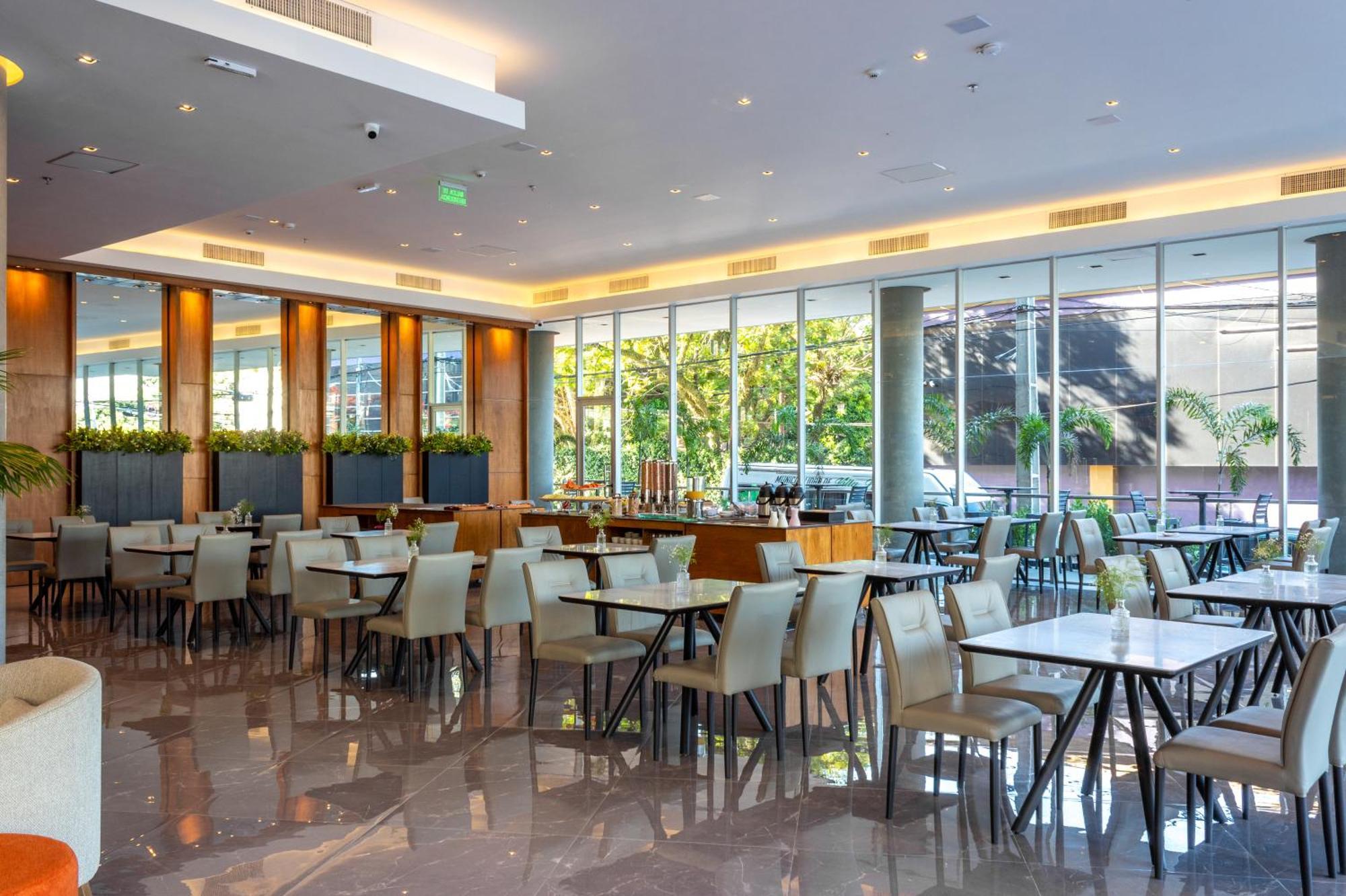 Tryp By Wyndham Asuncion Hotell Eksteriør bilde