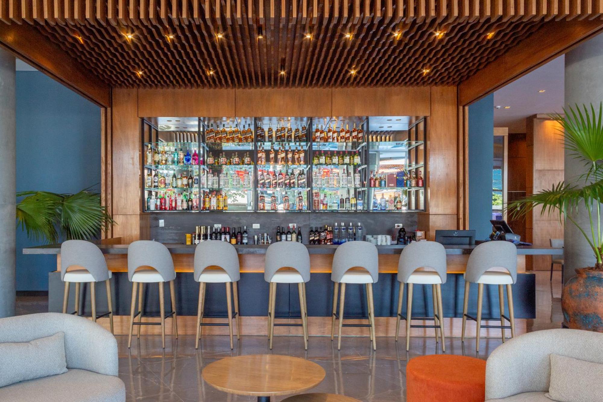 Tryp By Wyndham Asuncion Hotell Eksteriør bilde