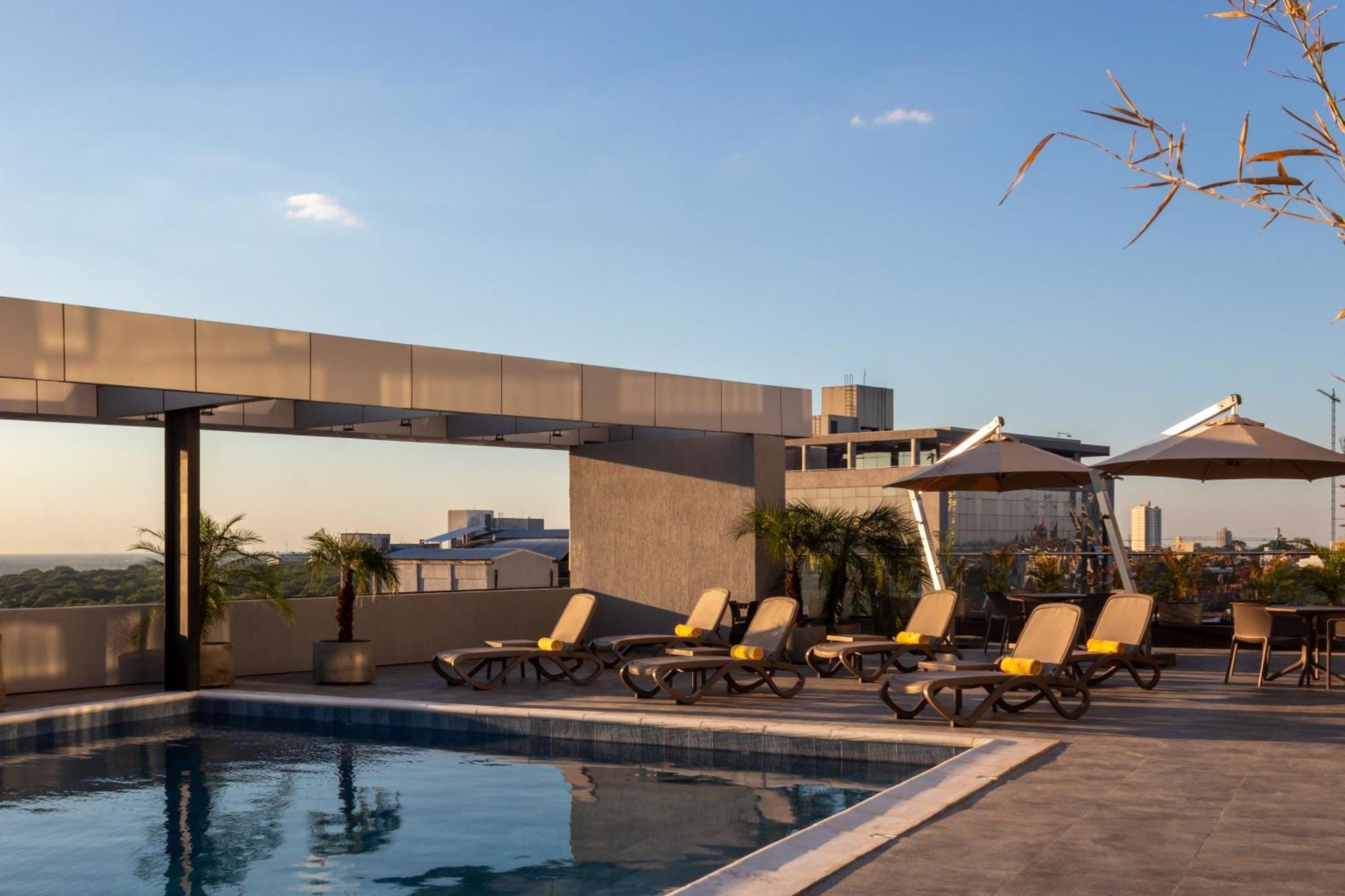 Tryp By Wyndham Asuncion Hotell Eksteriør bilde