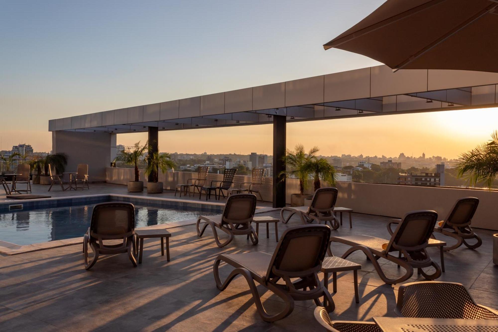 Tryp By Wyndham Asuncion Hotell Eksteriør bilde