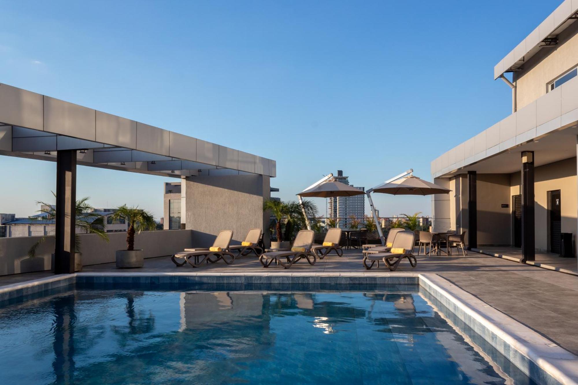 Tryp By Wyndham Asuncion Hotell Eksteriør bilde