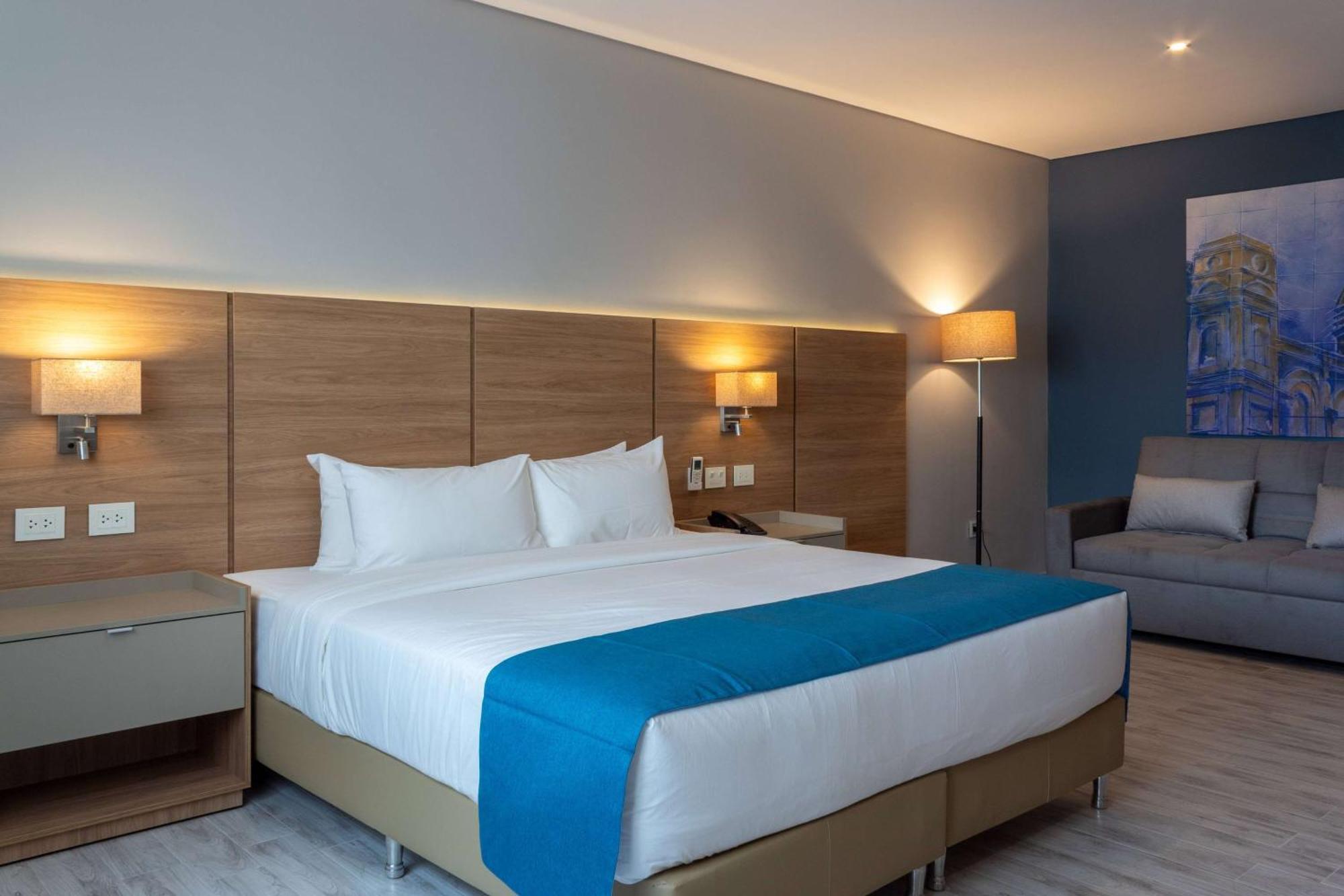 Tryp By Wyndham Asuncion Hotell Eksteriør bilde
