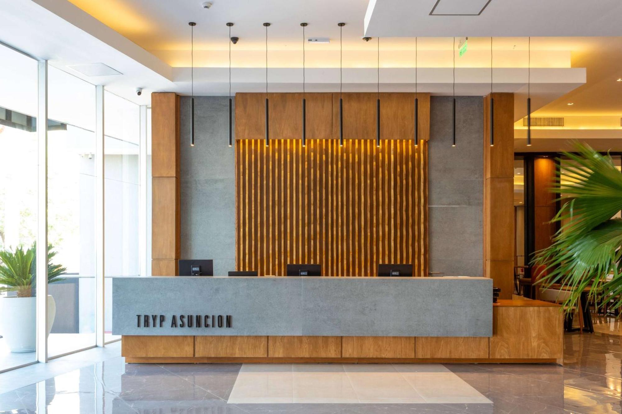 Tryp By Wyndham Asuncion Hotell Eksteriør bilde